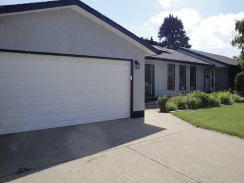 1611 24 St S, Lethbridge, AB, T1K2M2 | Card Image