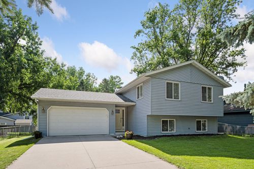 6520 Nathan Ln N, Maple Grove, MN, 55369-6274 | Card Image