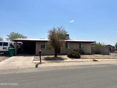 7420 N Stanton Pl, Tucson, AZ, 85741-2135 | Card Image