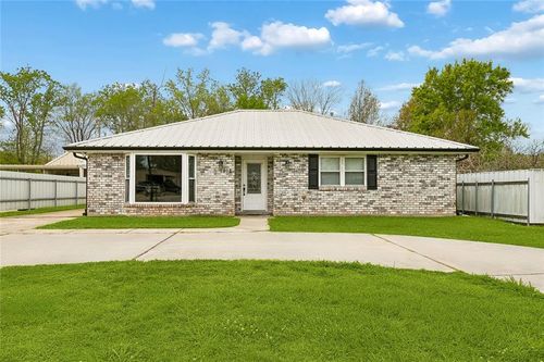 1912 Russell Dr, Saint Bernard, LA, 70085-4935 | Card Image