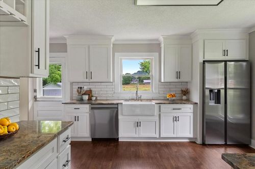 208 S Mulberry St, Cornersville, TN, 37047-4217 | Card Image