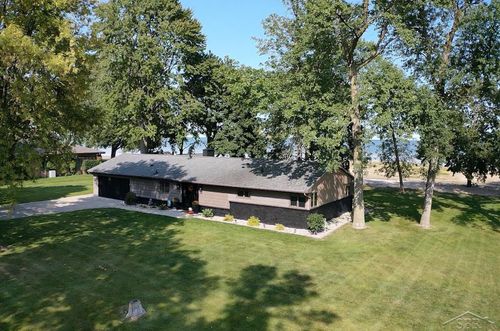 44 N Linwood Beach Rd, Linwood, MI, 48634-9521 | Card Image