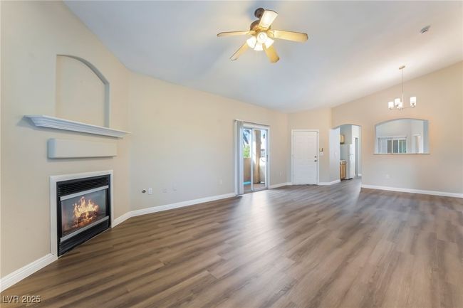 UNIT-202 - 3925 Lazy Pine St, Condo with 2 bedrooms, 2 bathrooms and 19 parking in Las Vegas NV | Image 7