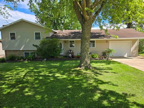 710 6th Ave E, Cresco, IA, 52136-1106 | Card Image