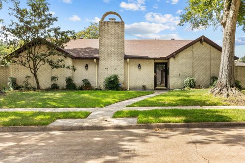 4010 Paraguay Cir, Pasadena, TX, 77504-2318 | Card Image