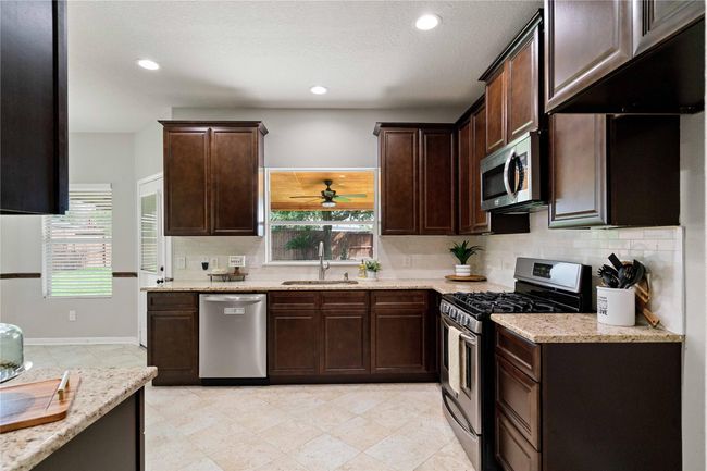 12106 Hawthorne Hill Cir, House other with 3 bedrooms, 3 bathrooms and 2 parking in Humble TX | Image 17