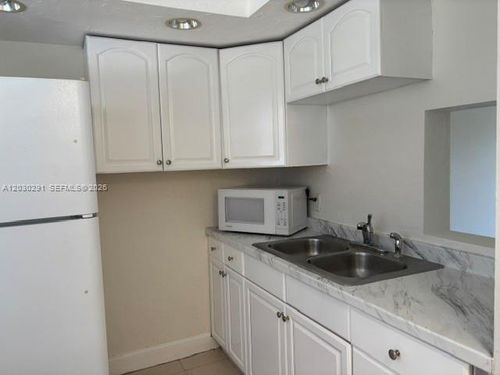 l220-2815 Ne 201st Ter, Aventura, FL, 33180-2060 | Card Image