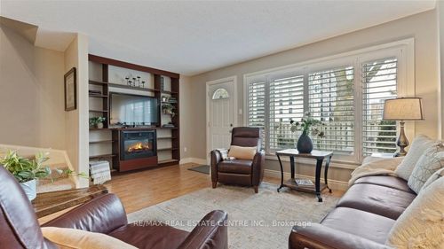 29-15 Green Valley Dr, Kitchener, ON, N2P1K7 | Card Image