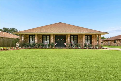 112 Langridge Dr, Belle Chasse, LA, 70037-4420 | Card Image