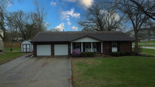 460 S Ralph St, Watseka, IL, 60970-1766 | Card Image