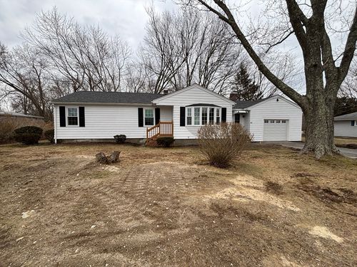 52 Bushee Rd, Swansea, MA, 02777-4204 | Card Image