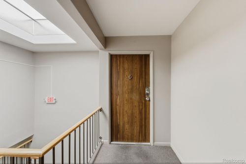 unit-c1-28418 W 8 Mile Rd, Farmington Hills, MI, 48336-5943 | Card Image