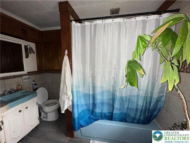3538 Mountain Rd, House other with 3 bedrooms, 2 bathrooms and null parking in Slatington PA | Image 7