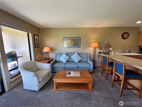 17-4-100 Lake Chelan Shores Dr, Chelan, WA, 98816-9868 | Card Image