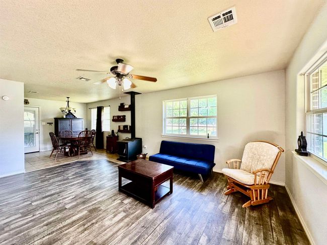725 Cr 4364, House other with 3 bedrooms, 2 bathrooms and null parking in Spurger TX | Image 18