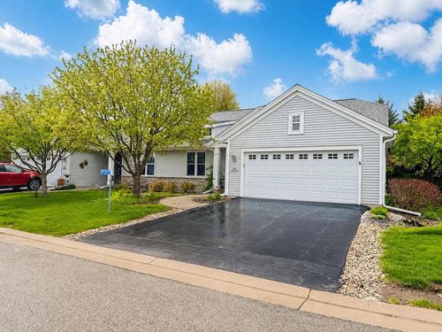 52-35297 W Lighthouse Lane N, Oconomowoc, WI, 53066 | Card Image