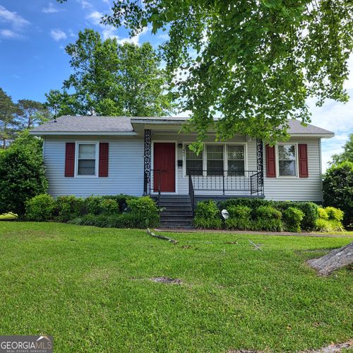 401 Crestview Ln, Valley, AL, 36854-4702 | Card Image