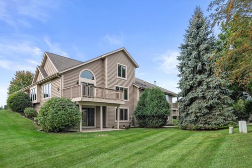 b-W240N2377 Range Line Court, Pewaukee, WI, 53072 | Card Image