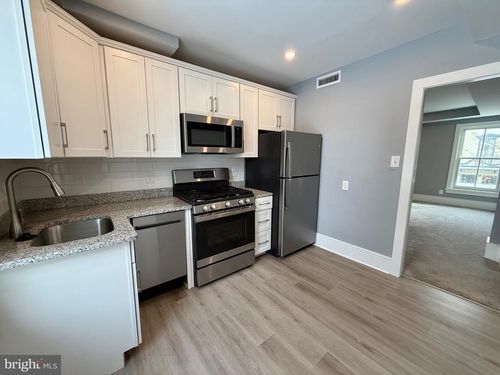 fl-2nd-25 W State St, DOYLESTOWN, PA, 18901-4265 | Card Image