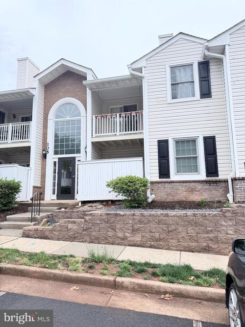 8-105 Westwick Ct, STERLING, VA, 20165-6126 | Card Image