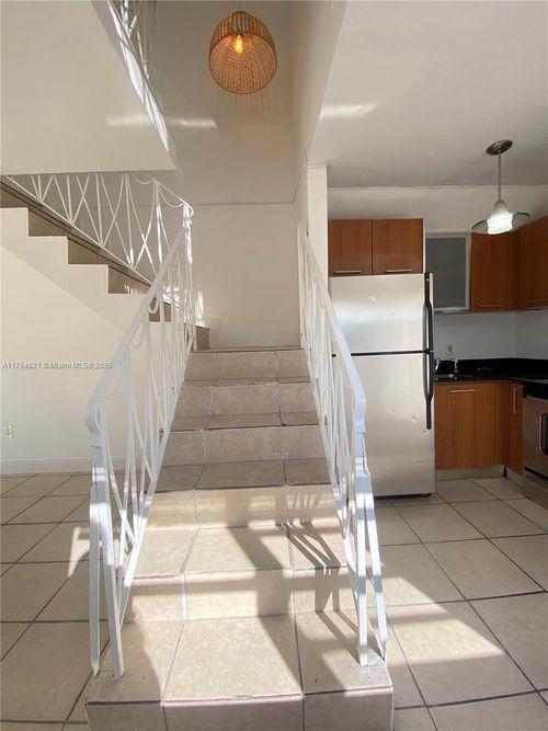 apt-6-421 Ne 68th St, Miami, FL, 33138-5654 | Card Image