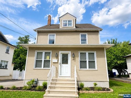 24 Sunderland Ave, Rutherford, NJ, 07070-1138 | Card Image