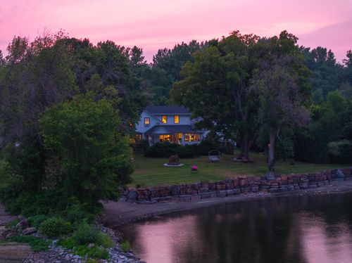 283 N End Rd E, North Hero, VT, 05474-9562 | Card Image