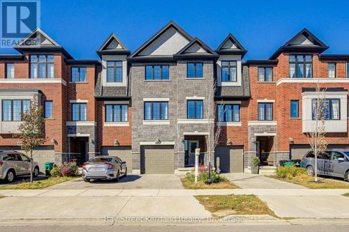 7 Sportsman Hill St, Kitchener, ON, N2P0J2 | Card Image