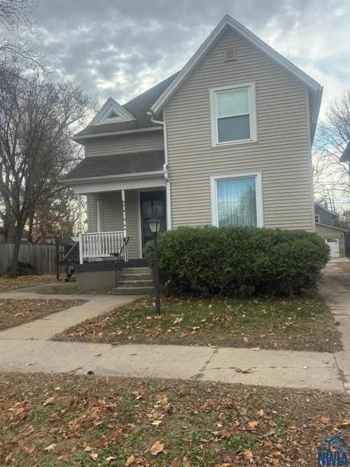 617 W Main St, Cherokee, IA, 51012-1738 | Card Image