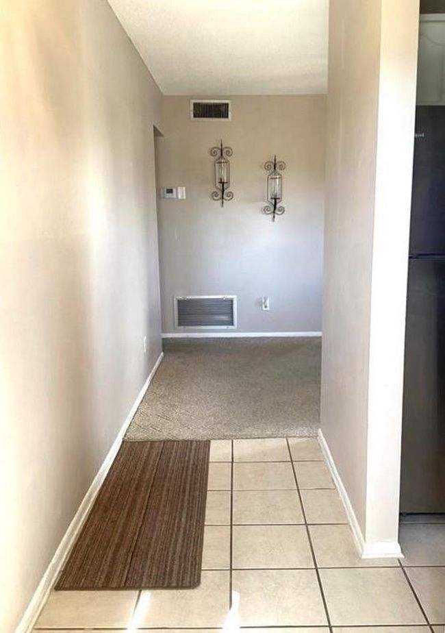 APT-101 - 44 Vista Gardens Trl, Condo with 2 bedrooms, 2 bathrooms and null parking in Vero Beach FL | Image 5