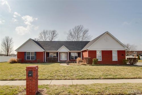 4285 Red Field Dr, Swansea, IL, 62226-8914 | Card Image