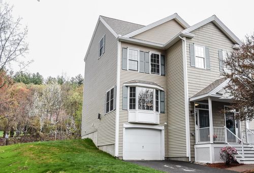 14 Georgetowne Drive, Nashua, NH, 03062 | Card Image