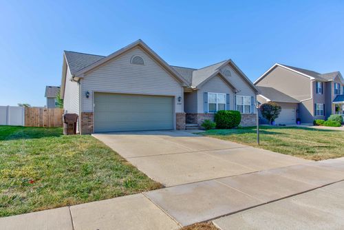 1709 Hunters Ridge Ct, Mahomet, IL, 61853-6019 | Card Image