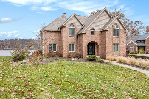 10436 Kings Point Dr, Three Rivers, MI, 49093-9298 | Card Image