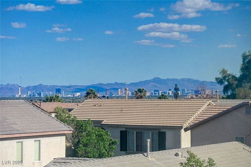 6844 Tropicaire St, Las Vegas, NV, 89149-3038 | Card Image
