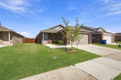 2052 Shady Oaks Dr, Ennis, TX, 75119-8941 | Card Image