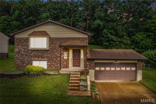 1658 Sparrow Point Ln, Fenton, MO, 63026-5542 | Card Image