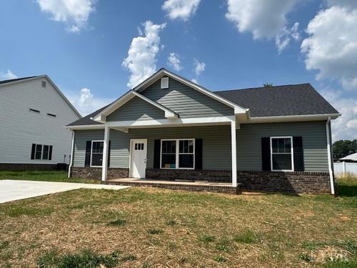 467 North Ave, Appomattox, VA, 24522-8807 | Card Image