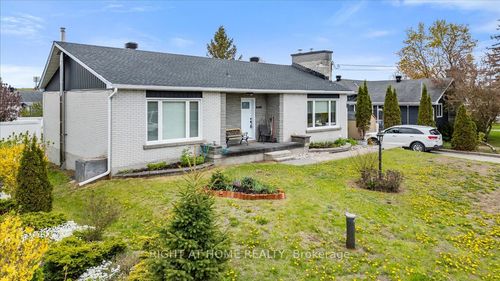 2439 Raymond St, Rockland, ON, K4K0B6 | Card Image