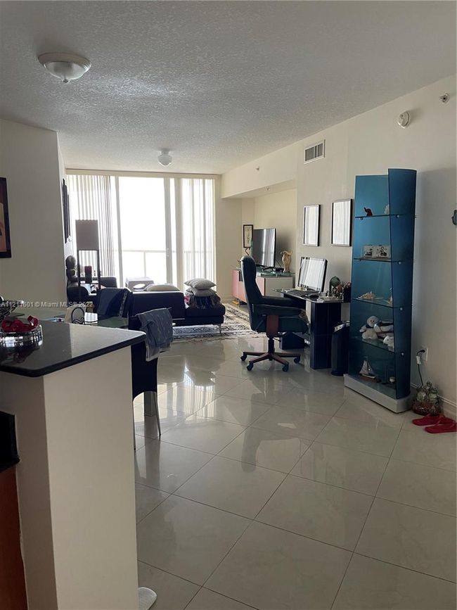 APT-3810 - 16699 Collins Ave, Condo with 1 bedrooms, 2 bathrooms and null parking in Sunny Isles Beach FL | Image 4