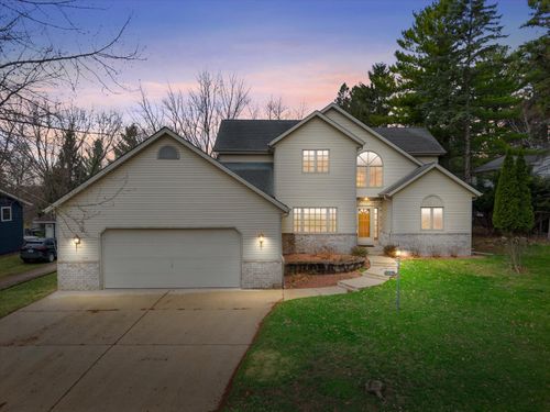 4009 Hickory Knoll Rd, Hartland, WI, 53029-8847 | Card Image
