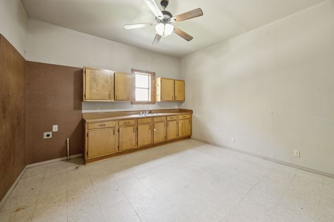1000 E Brin St, House other with 2 bedrooms, 1 bathrooms and null parking in Terrell TX | Image 13