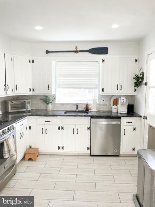 235 Rodney Cir, BRYN MAWR, PA, 19010-3729 | Card Image