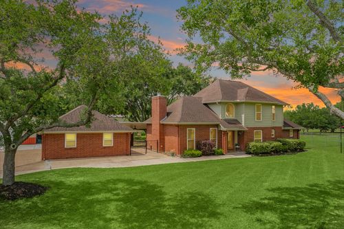 5620 County Road 166, Alvin, TX, 77511-7159 | Card Image