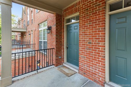 39621 Springwater Dr, Northville, MI, 48168-3963 | Card Image