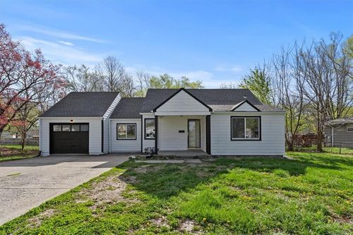 8401 Blue Ridge Blvd, Raytown, MO, 64138-2958 | Card Image