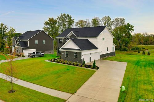 22820 Martin Rd, South Lyon, MI, 48178-3712 | Card Image