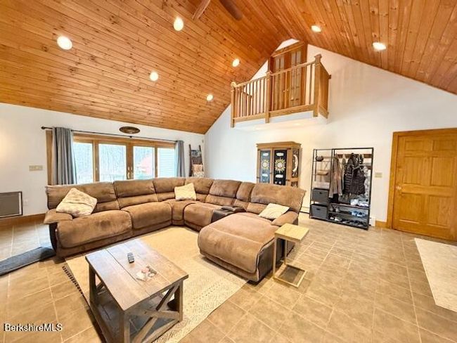 279 Goss Hill Rd, House other with 4 bedrooms, 2 bathrooms and 6 parking in Huntington MA | Image 4