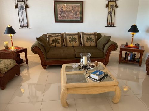 204-2141 Ne 68th St, Fort Lauderdale, FL, 33308-1164 | Card Image