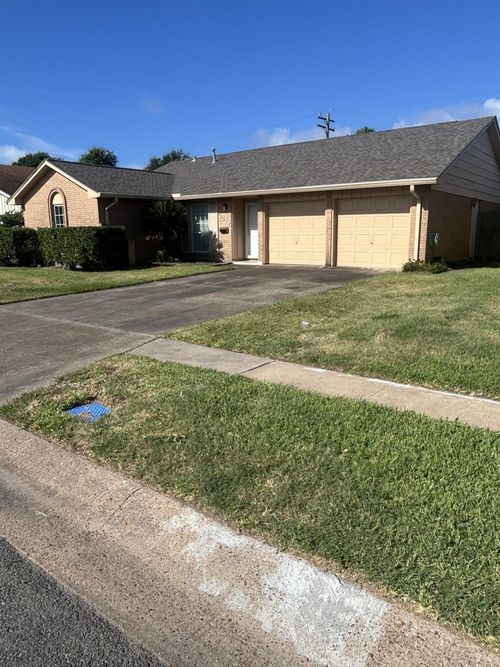 3213 Pine St, Galveston, TX, 77551-1547 | Card Image